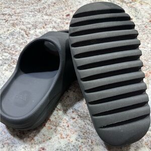 Yeezy Slides